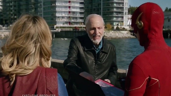 crisis-en-tierras-infinitas-marv-wolfman-cameo crisis-en-tierras-infinitas-marv-wolfman-cameo