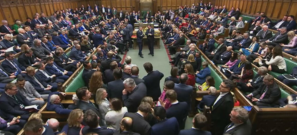 Parlamento británico ratifica definitivamente el Brexit