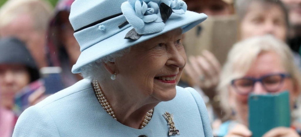 Reina Isabel II acepta la independencia de Enrique y Meghan