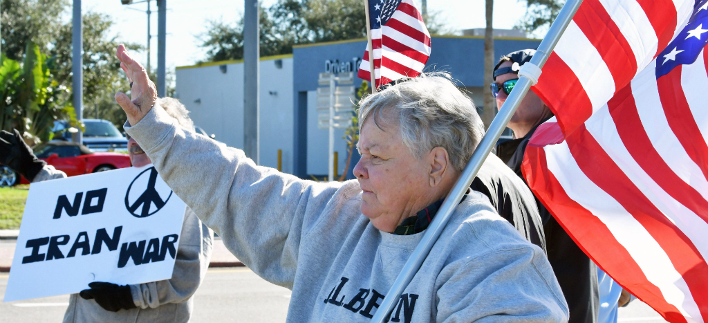 En EU, un grupo de manifestantes, encabezados por el veterano de guerra, Kim Austin, protestan contra una posible guerra contra Irán. (Foto: Reuters)