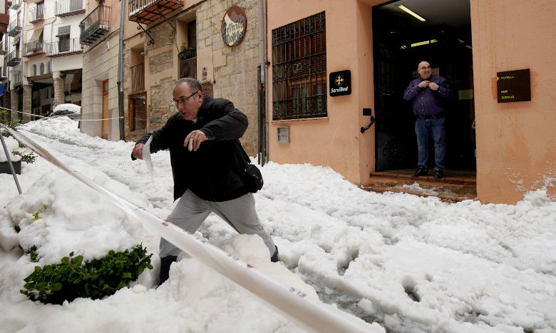 Van 10 muertos por temporal en Cataluña | Video
