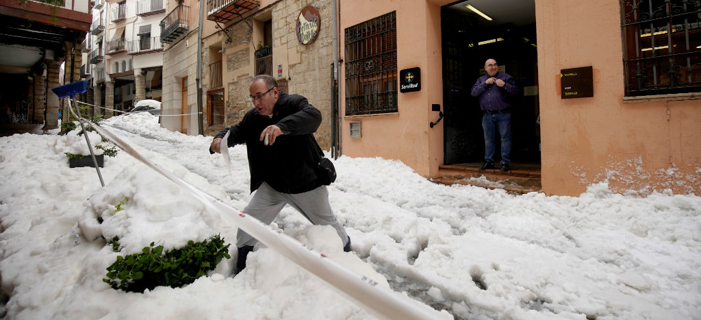 Van 10 muertos por temporal en Cataluña | Video