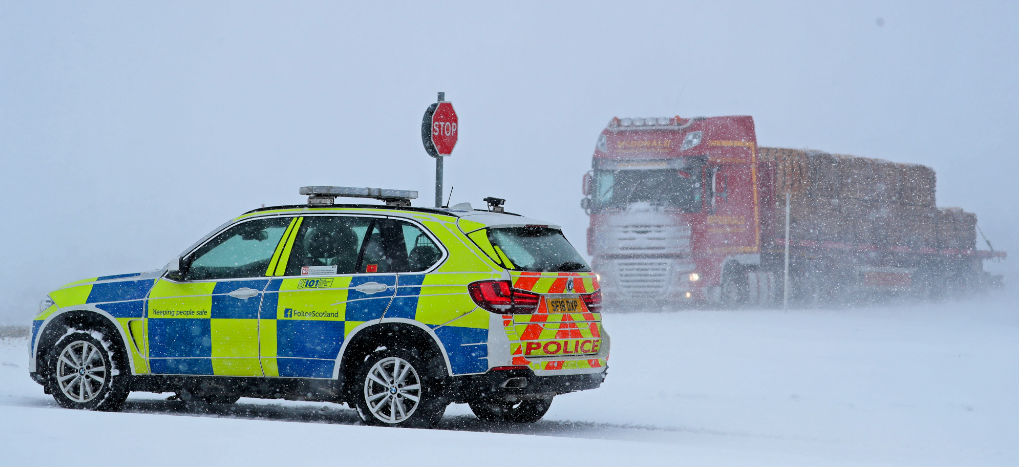Pega tormenta Ciara a Europa; reportan afectaciones graves | Video