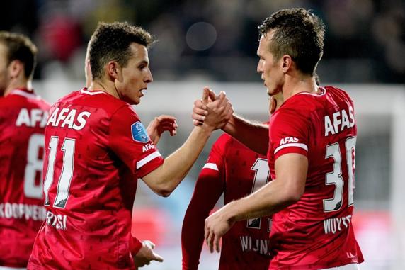 El AZ mantiene el pulso en la Eredivisie con el Ajax, que solo tiene 3 puntos más