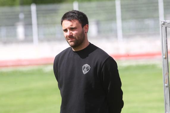 Xabier Artetxe, técnico del Anaitasuna, quiere ir a por la primera plaza