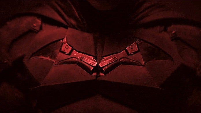 the-batman-robert-pattinson-chest-logo