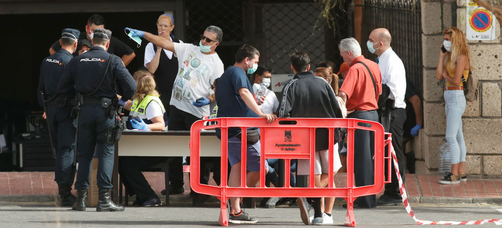 Aíslan durante 14 días a huéspedes del hotel de Canarias, afectado por coronavirus
