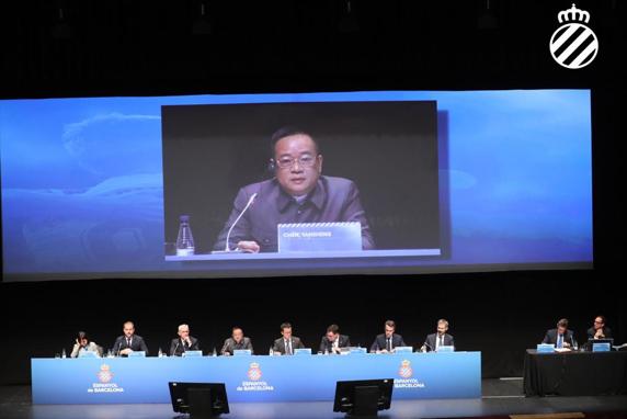 Chen, propietario del Espanyol, en la Junta de Accionistas