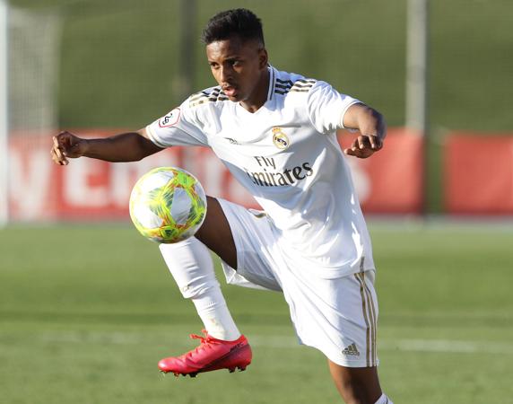 Rodrygo, en un momento del partido entre el Real Madrid Castilla y el San Sebastián de los Reyes
