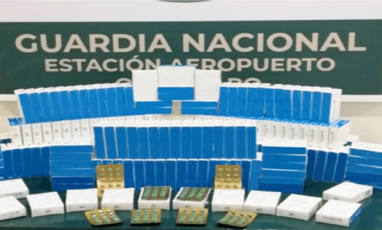 Decomisan 400 cajas con 12 mil capsulas de medicamento controlado en Aeropuerto de Querétaro