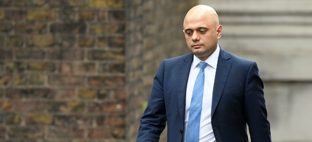 Dimite ministro británico de finanzas por nuevo gabinete