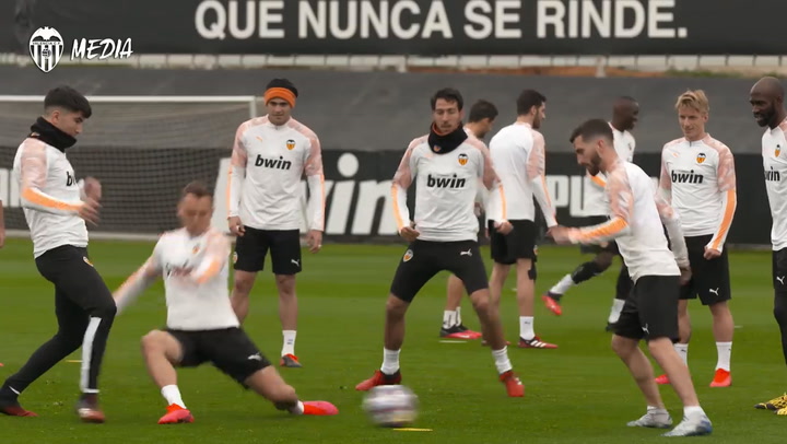 Último entrenamiento del Valencia CF antes de volver a la Champions.mp4 Último entrenamiento del Valencia CF antes de volver a la Champions.mp4