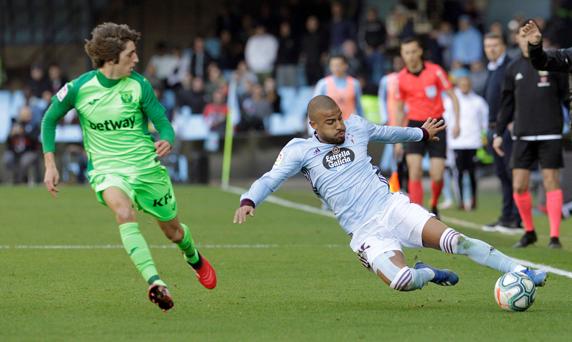 Rafinha, ante Bryan Gil en una acción del Celta-Leganés de este sábado