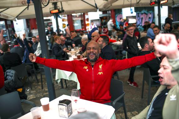La afición del Liverpool tomó Madrid... otra vez