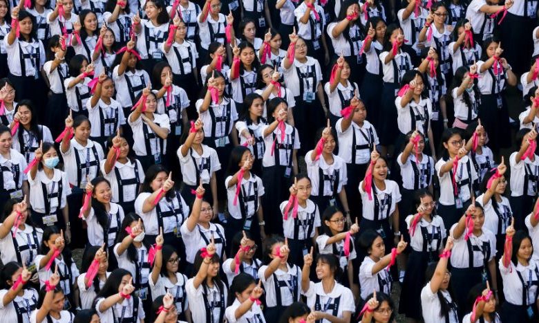 Mujeres en cuatro continentes bailan contra la violencia machista