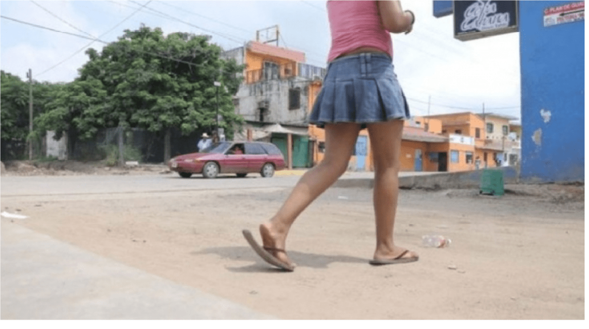 Pretendía vender a su hija de 12 años, el padre ya la tenía tratada, lo detiene policía ¡INCREIBLE¡