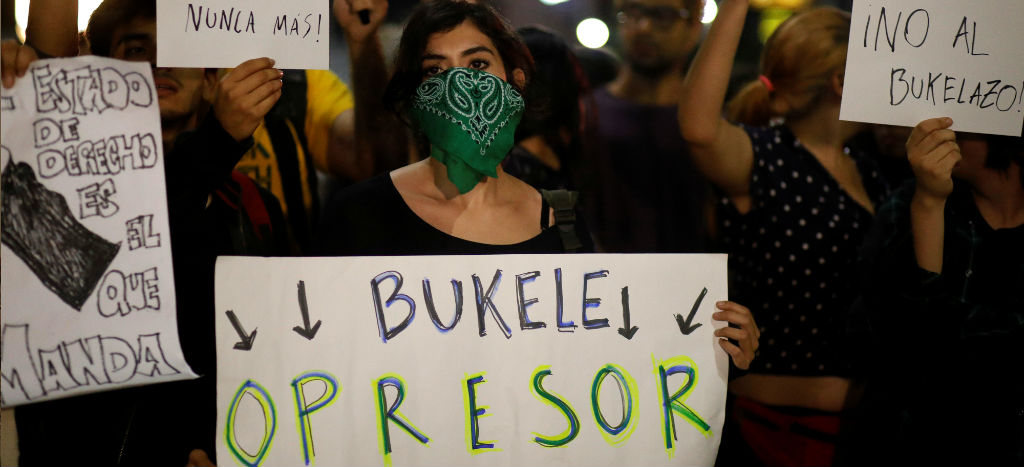 Principales partidos salvadoreños califican como “golpe de Estado” ocupación armada del Congreso