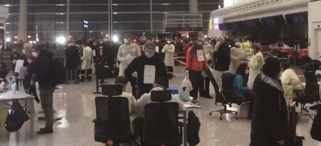 Reportan ‘sanos’ a mexicanos en Francia rescatados de China