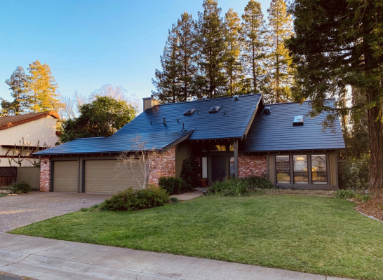 Tesla aumenta las instalaciones de techos de tejas solares en EE. UU.