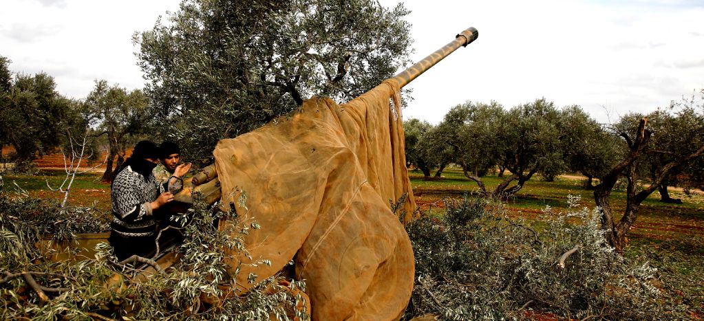 Turquía ataca objetivos de Siria; responde a la muerte de 29 militares turcos