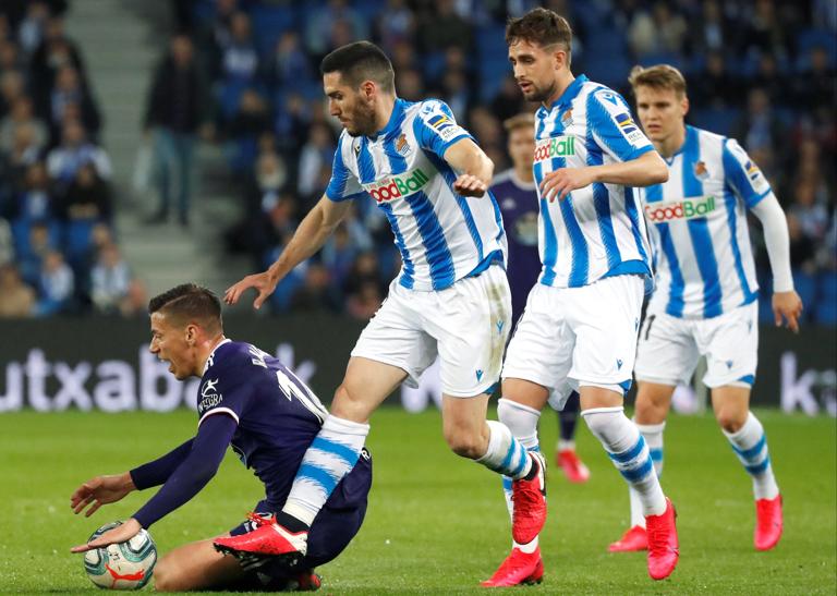 Un gol de Januzaj coloca a la Real tercera