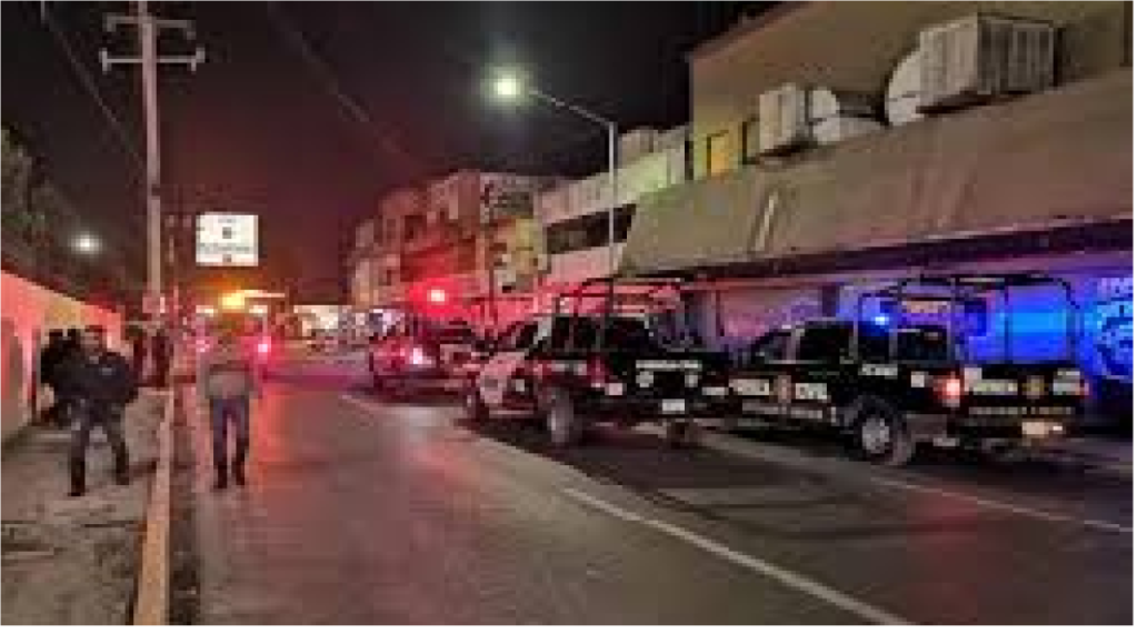 Una mujer acuchilla a tres mujeres en riña en un bar, se le quedaban viendo a su novio