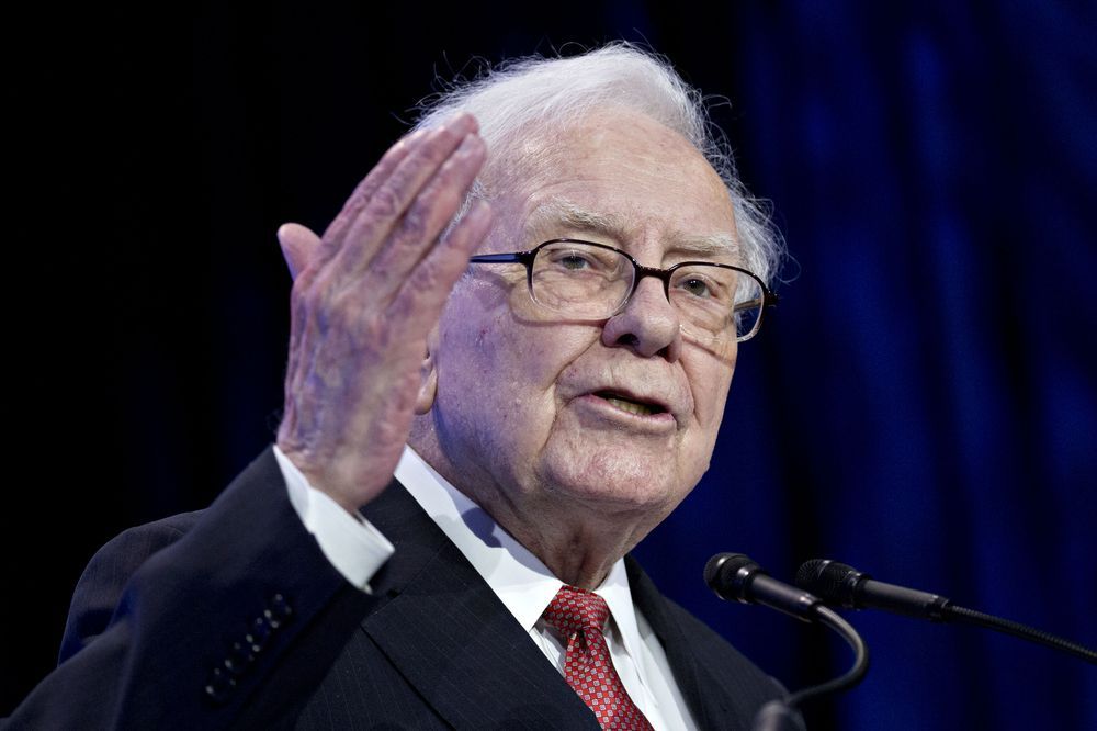 Warren Buffett ; el 4º hombre más rico del mundo revela cuál es «el mejor negocio del mundo»
