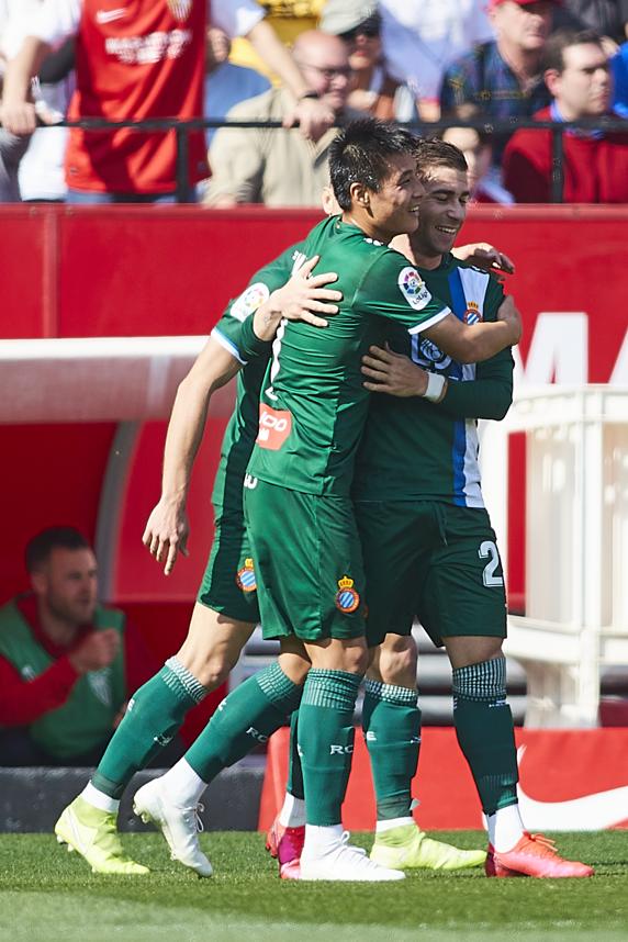 Los jugadores del Espanyol, celebrando el gol