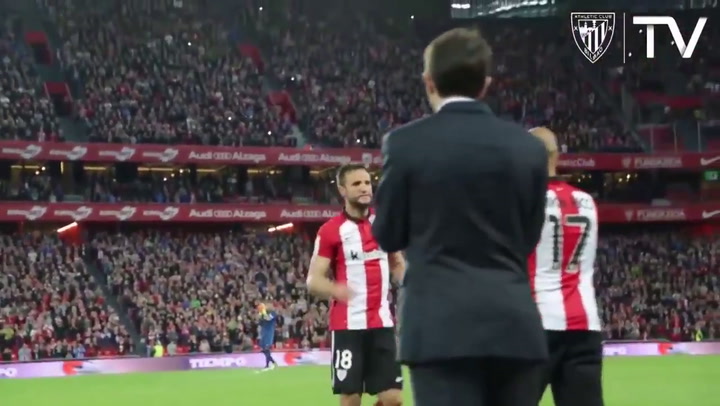 Los aplausos de la retirada de Carlos Gurpegi .mp4