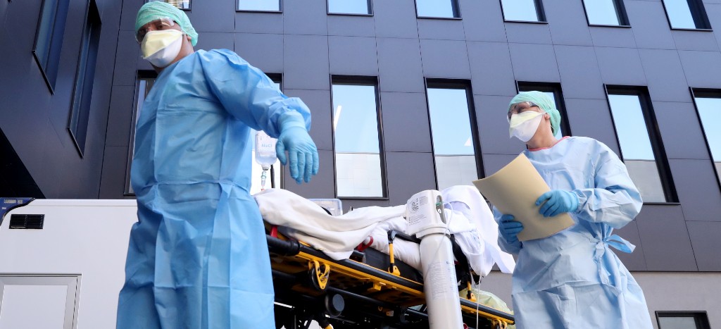 15 mil muertos por coronavirus, 345 mil contagios y 96 mil recuperados; en México, tres bebés infectados