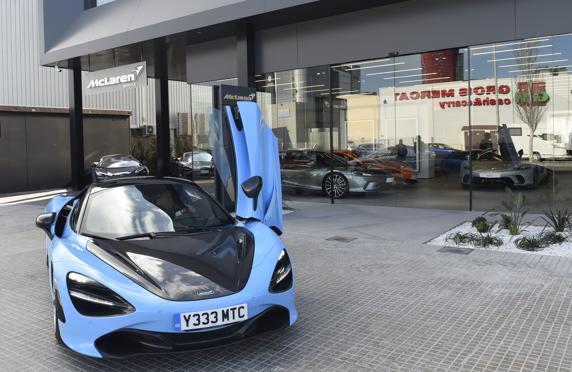 Reportaje McLaren Barcelona: MD, al volante de un McLaren 720S Spider