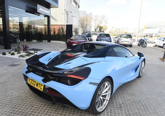 Reportaje McLaren Barcelona: MD, al volante de un McLaren 720S Spider