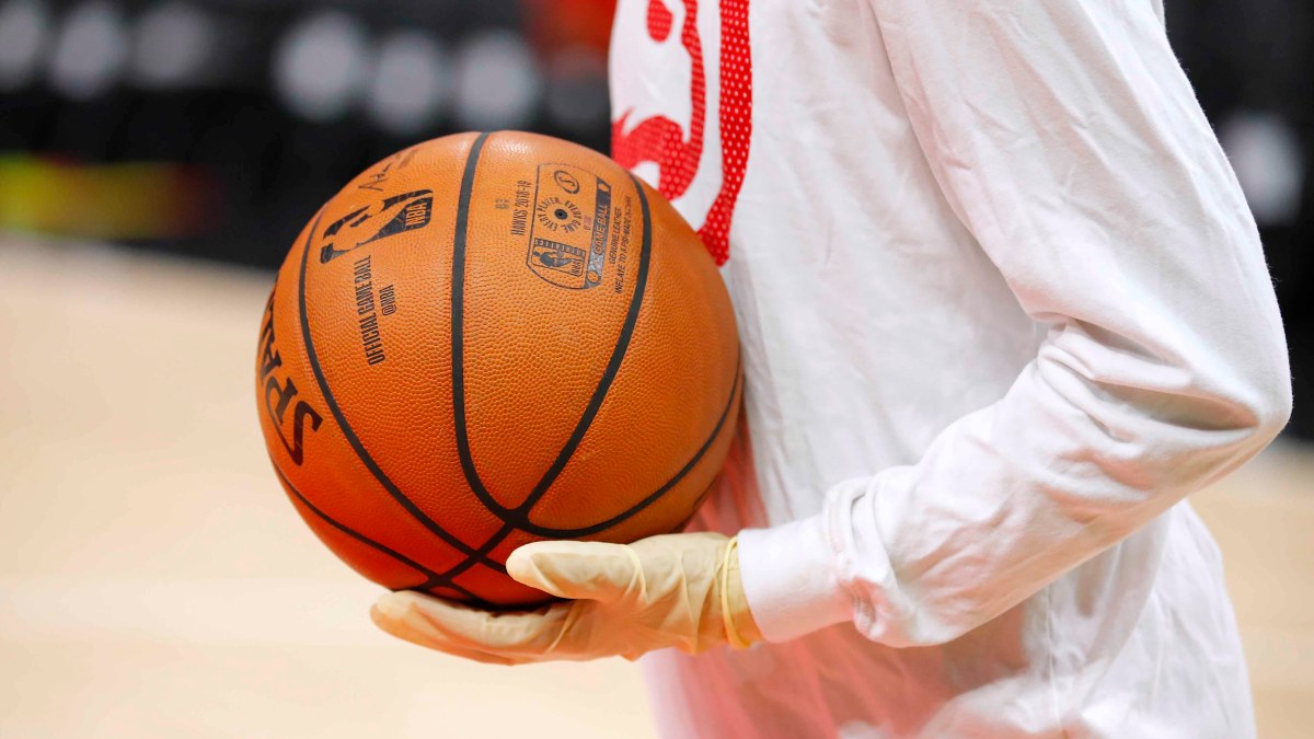 Principales ligas de EEUU limitan acceso a jugadores por temor al coronavirus