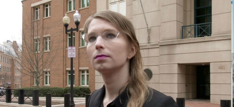 Juez ordena que Chelsea Manning, fuente de WikiLeaks, sea liberada