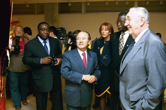 Stankovic, junto al presidente del Barça Josep Lluís Núñez.