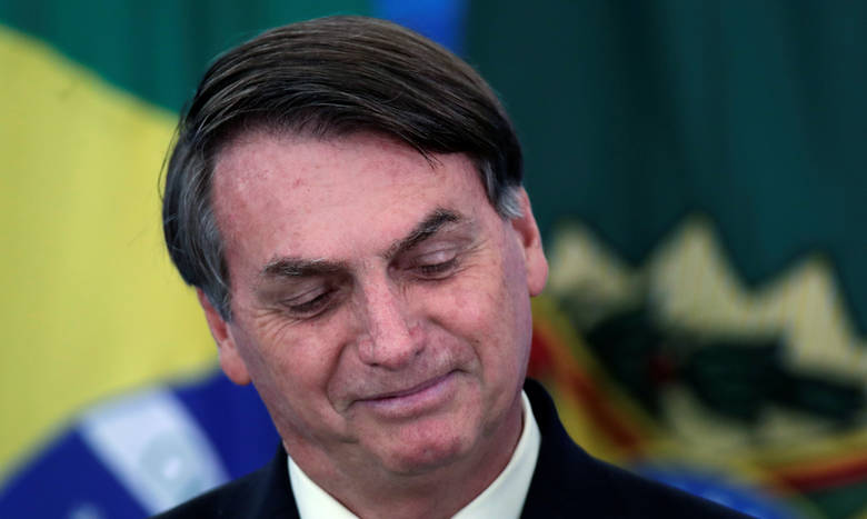Brasil no puede parar: Bolsonaro durante su visita a un mercado