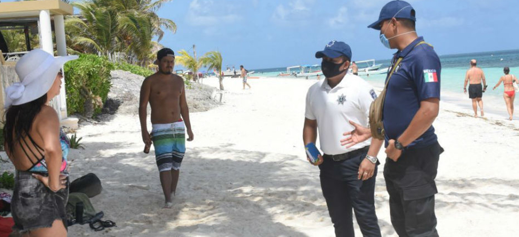 Grupo de 28 estudiantes de EU da positivo a coronavirus tras ‘spring break’ en México