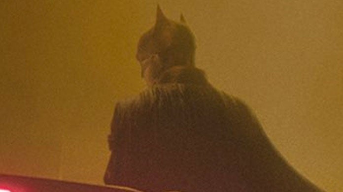 Las fotos oficiales de Batman Robert Pattinson Batsuit Back Cowl Ears Las fotos oficiales de Batman Robert Pattinson Batsuit Back Cowl Ears