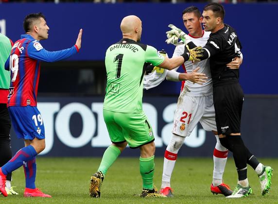 El Eibar-Mallorca resultó de alta tensión