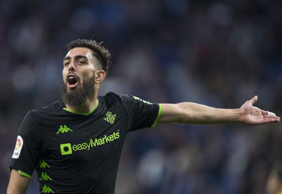 Borja Iglesias, con la camiseta del Betis