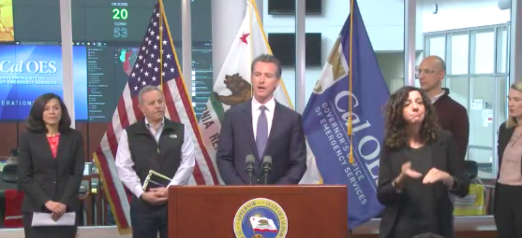 California cierra sus bares ante coronavirus