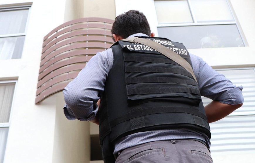 Catean 3 casas de “El Aguililla” en Querétaro, incautan un kilo de marihuana, arma y 41 cartuchos útiles