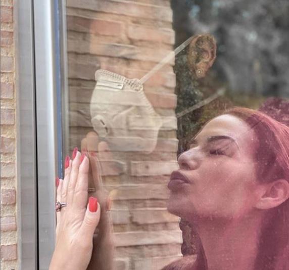 Garay, con mascarilla por estar contagiado de coronavirus