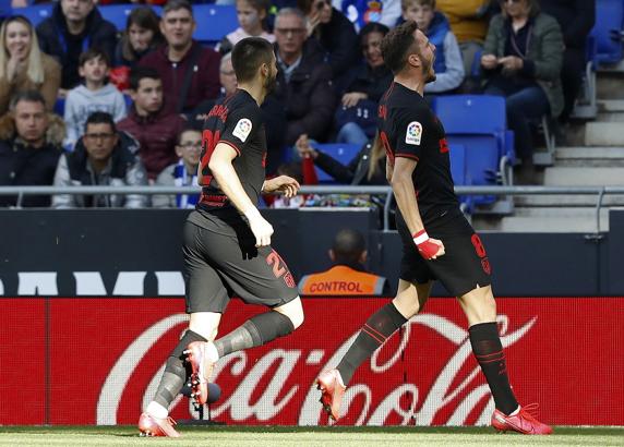 Saúl celebra su gol ante el Espanyol.