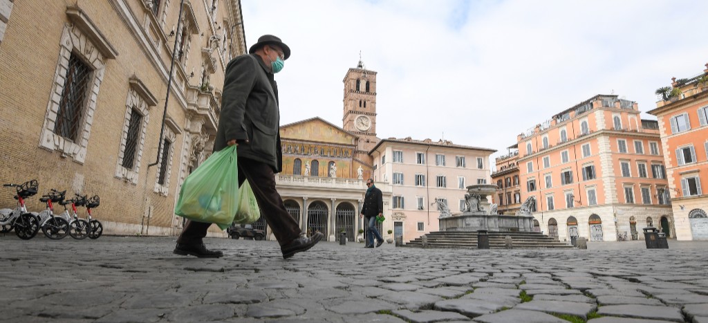 Italia a punto de rebasar a China en muertos por Covid-19
