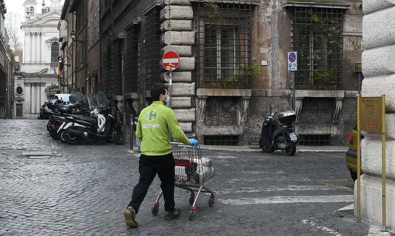 Italia autoriza a niños actividades motoras en inmediaciones del hogar