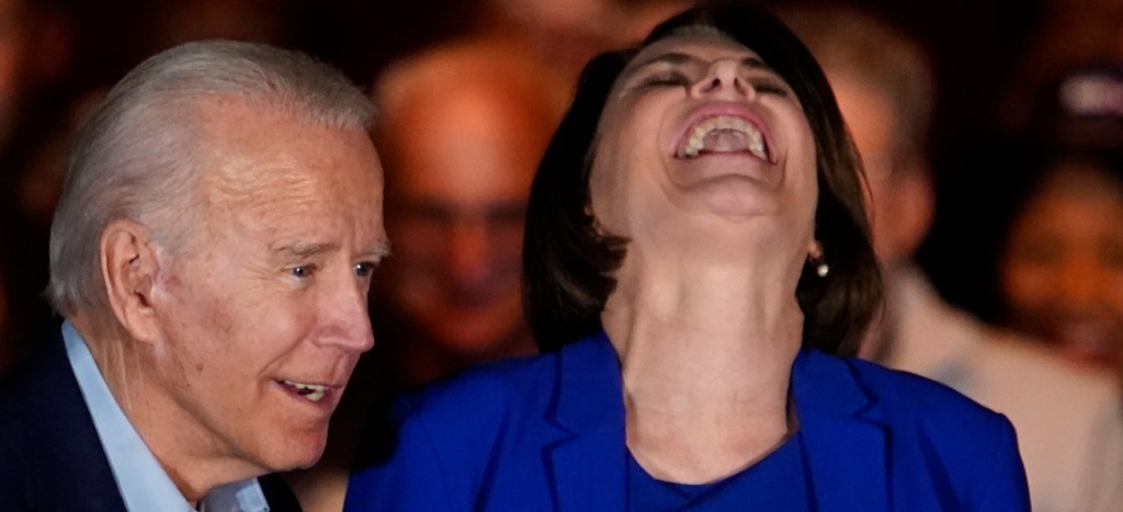 Klobuchar niega que demócratas preparen “golpe” contra Sanders