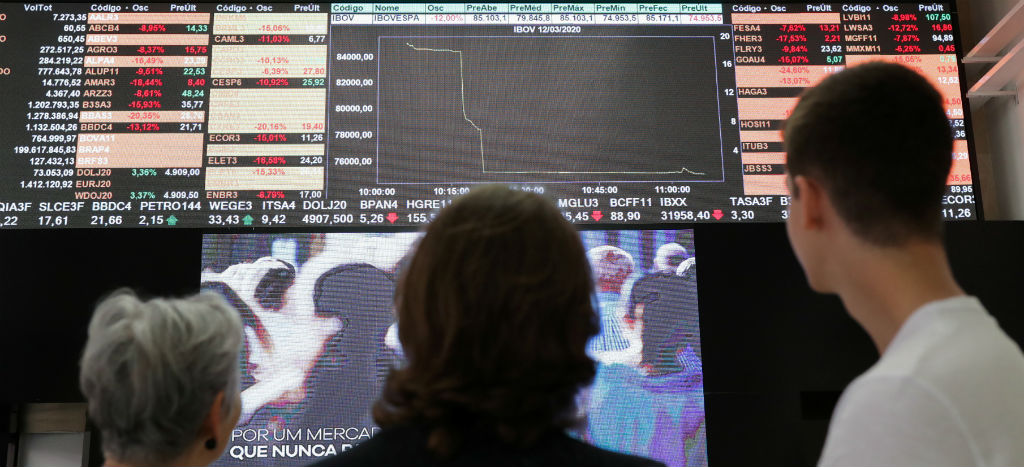 Mercados de América Latina se desploman ante riesgos por pandemia