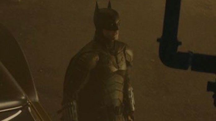 The Batman Robert Pattinson Batsuit Fotos oficiales Cape Cowl Ears The Batman Robert Pattinson Batsuit Fotos oficiales Cape Cowl Ears