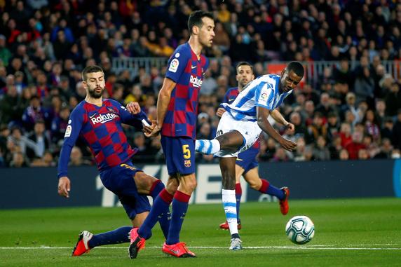 Gerard Piqué jugó un buen partido contra la Real Sociedad